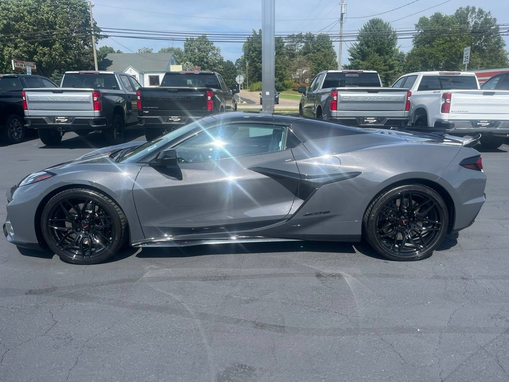 New 2027 Chevrolet Corvette Z06 RWD image 3