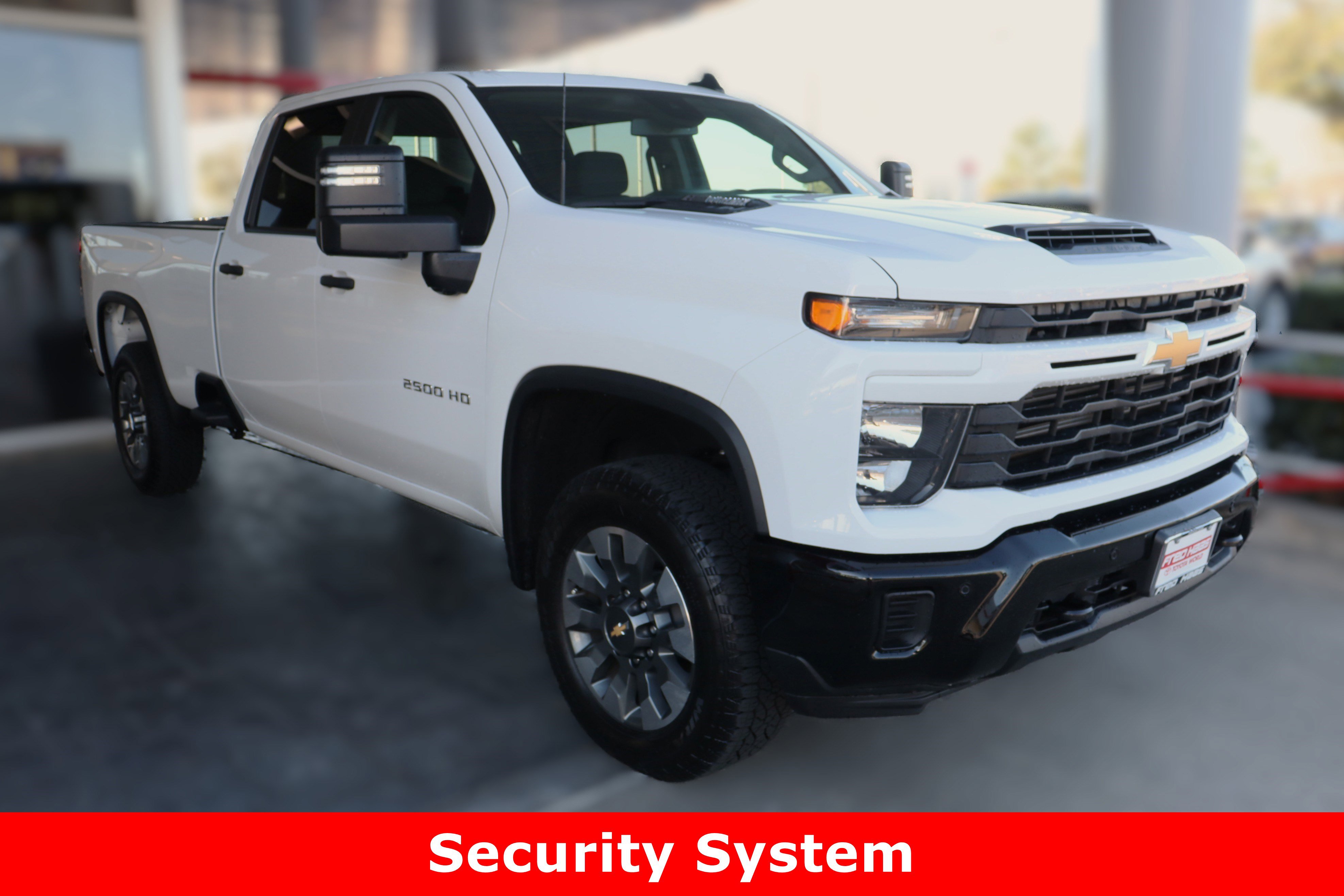 Used 2025 Chevrolet Silverado 2500 Custom w/ Custom Value Package image 4