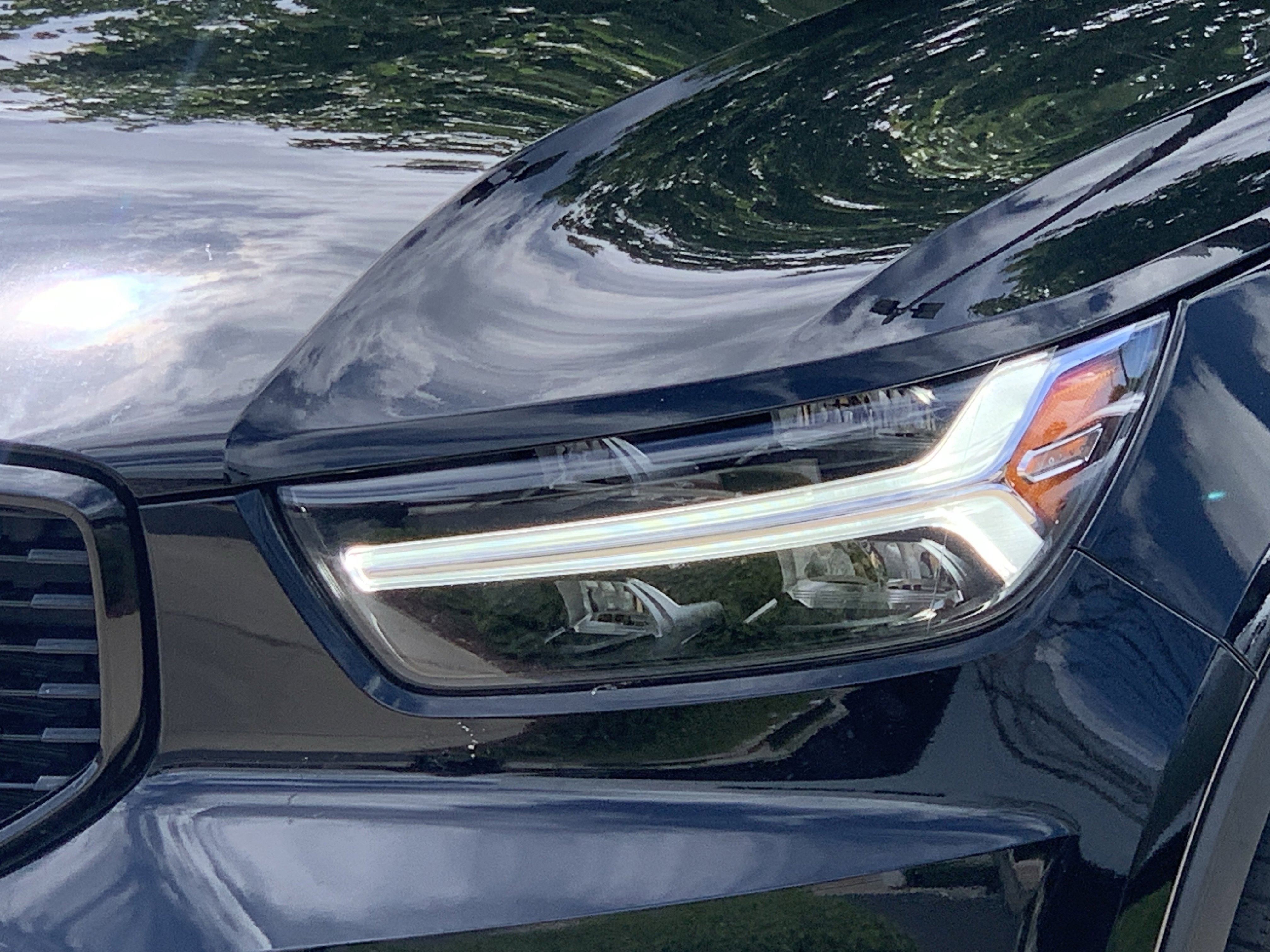 Used 2019 Volvo XC40 T5 R-Design AWD/4WD image 7