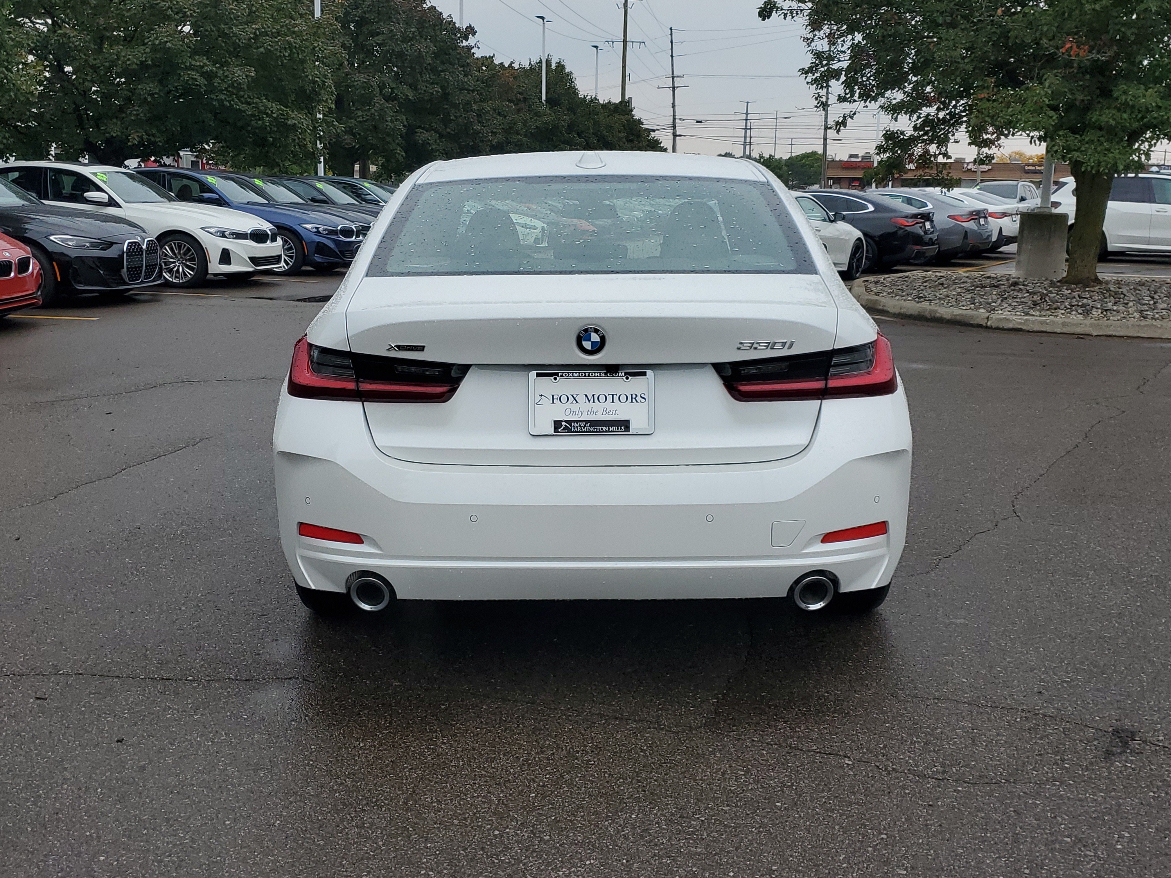 New 2026 BMW 330i xDrive Sedan w/ Premium Package AWD/4WD image 4