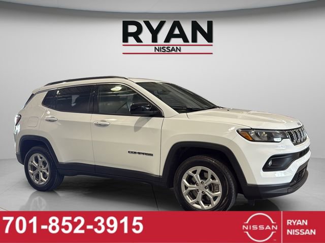 Used 2024 Jeep Compass Latitude image 17