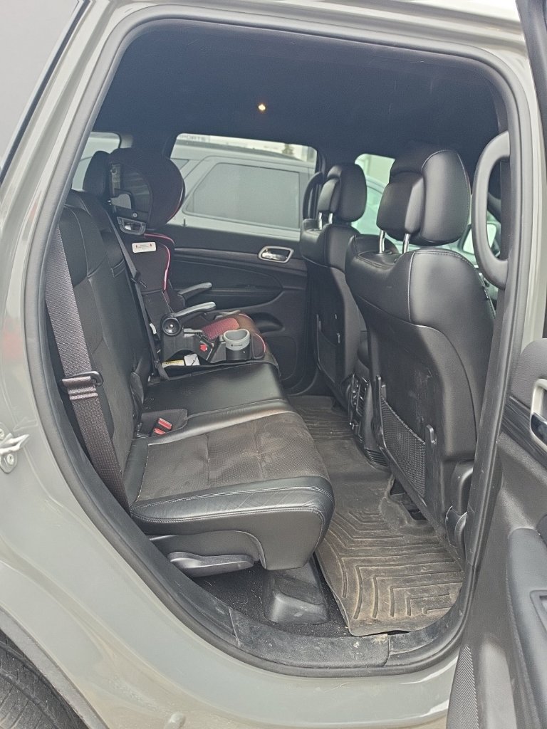 Used 2021 Jeep Grand Cherokee Laredo X AWD/4WD image 9