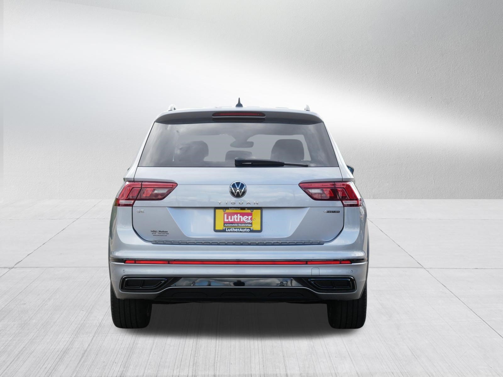 Used 2023 Volkswagen Tiguan SE R-Line AWD/4WD image 6