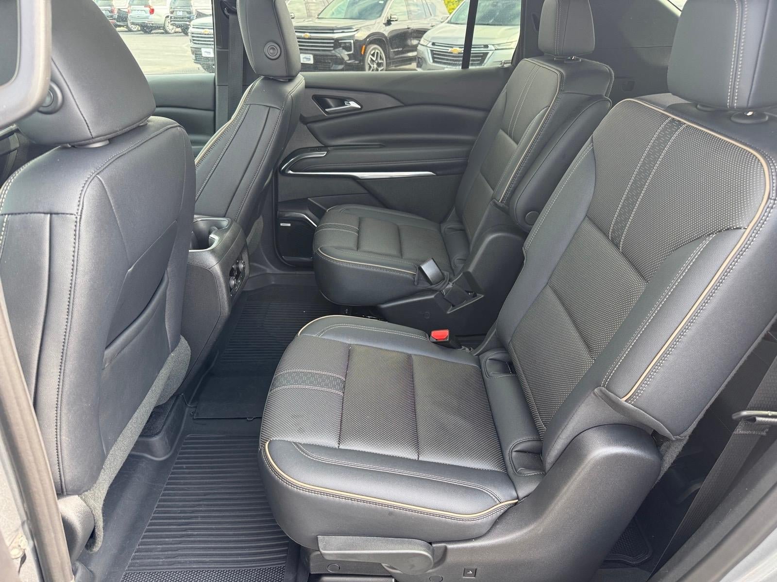Used 2026 Chevrolet Traverse High Country w/ LPO, Floor Liner Package AWD/4WD image 6