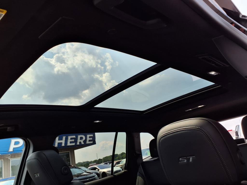 New 2026 Buick Enclave Sport Touring w/ Power Package image 17