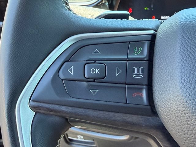 Used 2023 Jeep Grand Cherokee 30th Anniversary AWD/4WD image 13