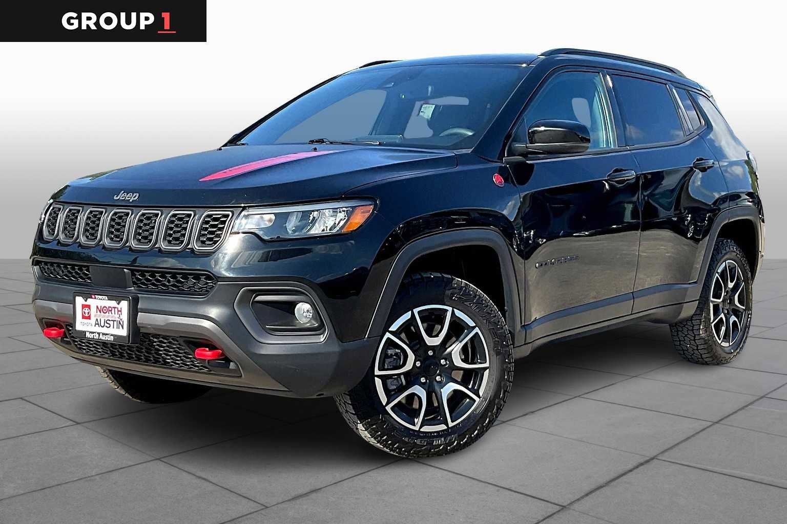 Used 2024 Jeep Compass Trailhawk image 1