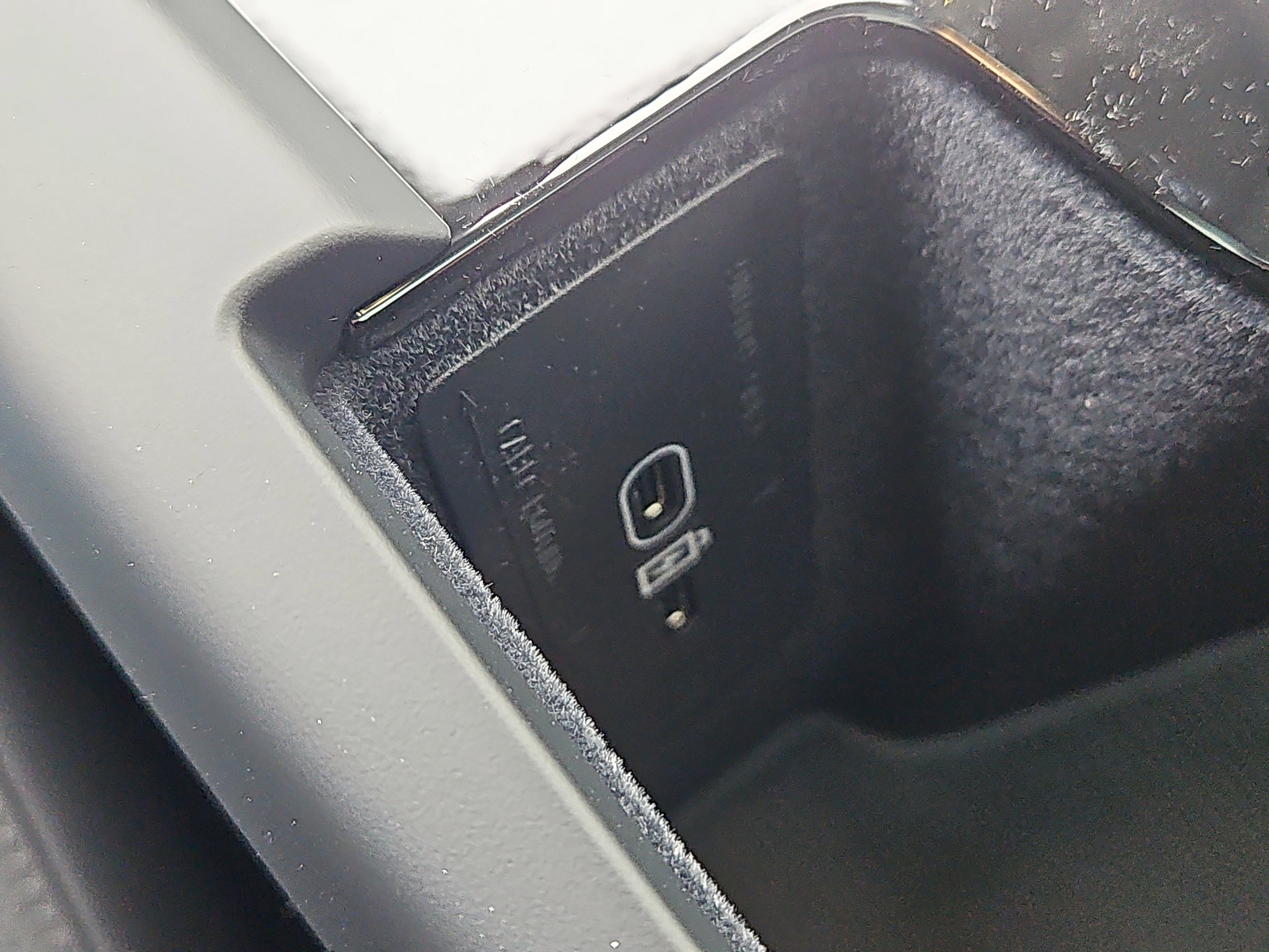 New 2026 Volvo XC60 B5 Plus w/ Protection Package Premier image 9