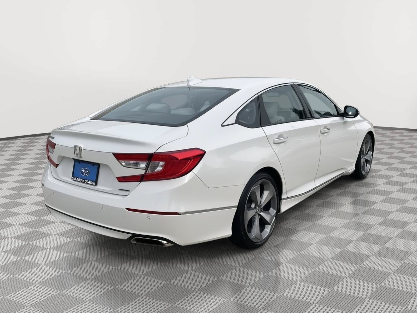 Used 2018 Honda Accord Touring image 13