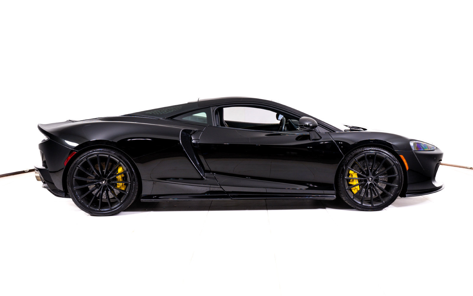 Used 2022 McLaren GT RWD image 6