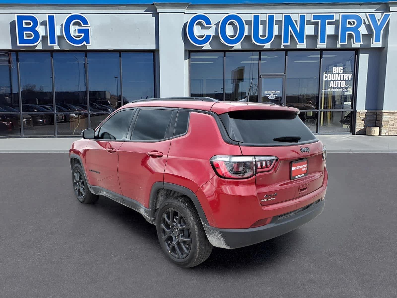 Used 2026 Jeep Compass Latitude AWD/4WD image 7