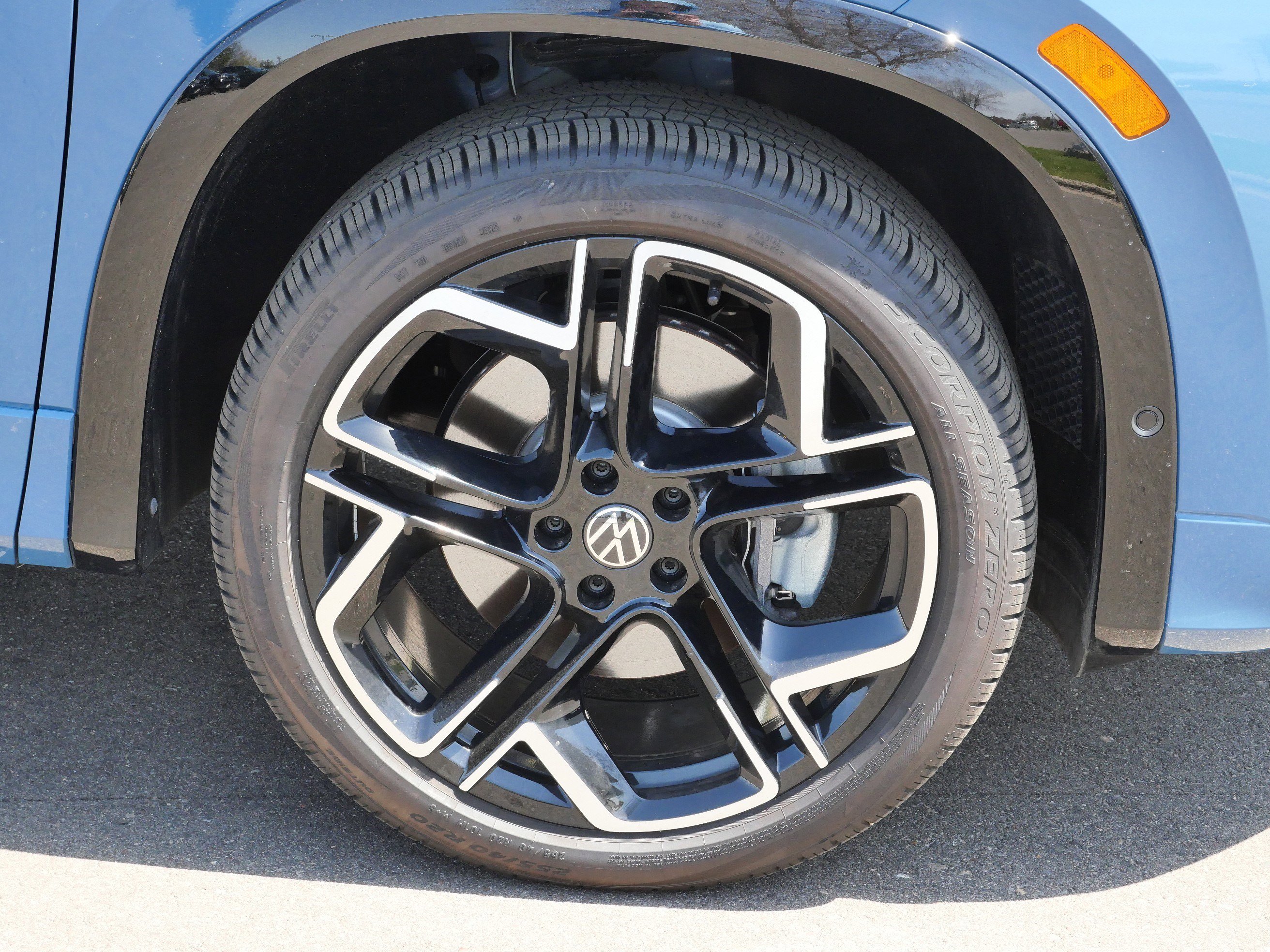 Certified 2026 Volkswagen Tiguan SEL R-Line AWD/4WD image 15
