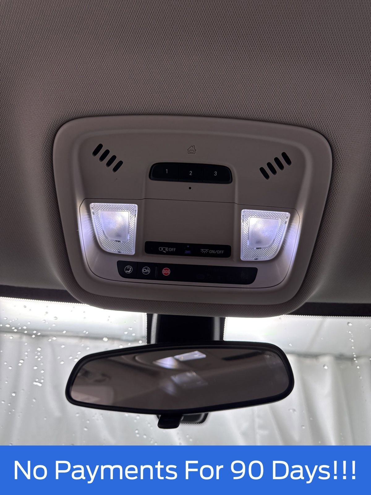 Used 2020 Chevrolet Traverse LT image 24