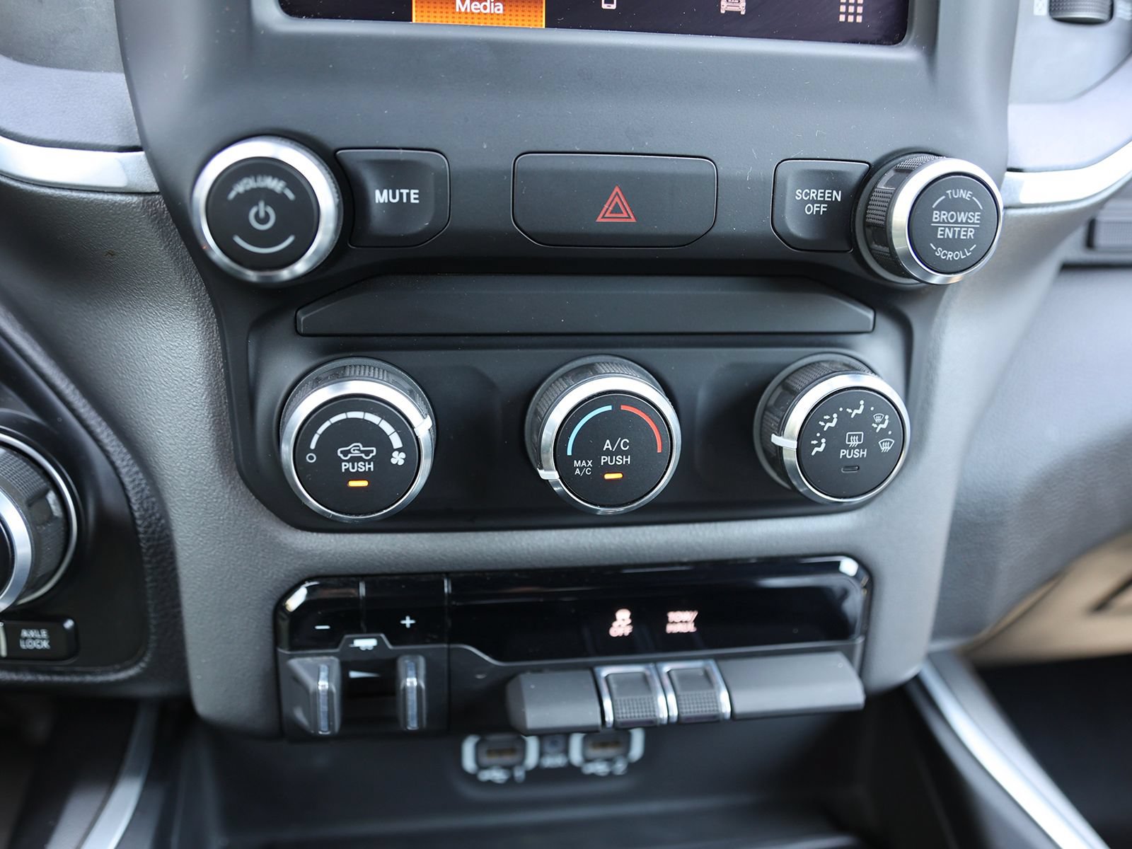 Used 2022 RAM 1500 Big Horn AWD/4WD image 30