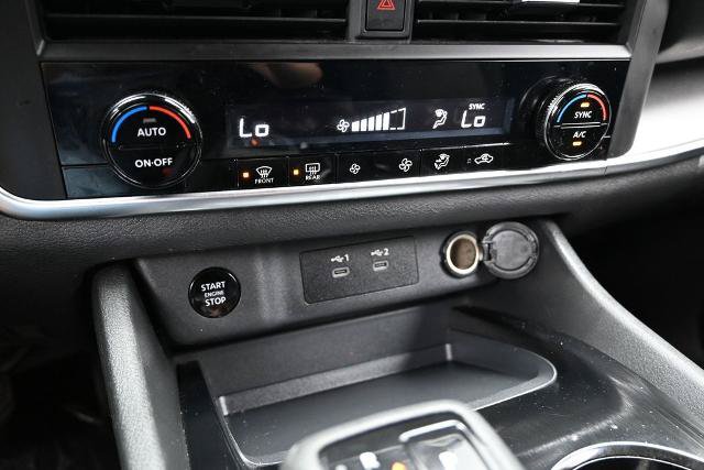 Used 2025 Nissan Rogue SV AWD/4WD image 32