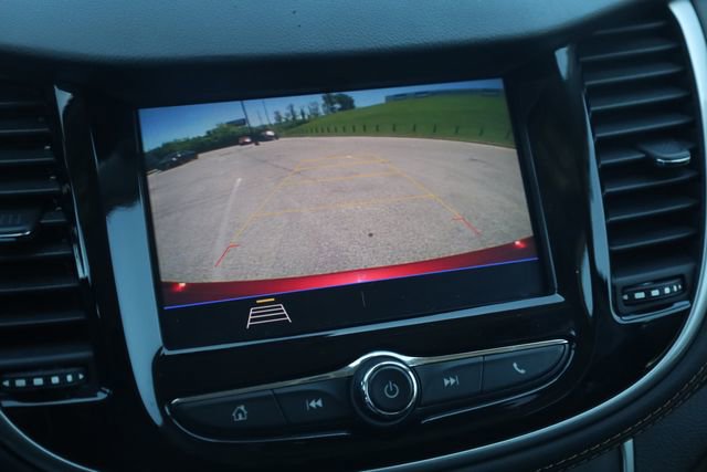 Used 2021 Chevrolet Trax LT w/ LT Convenience Package AWD/4WD image 16