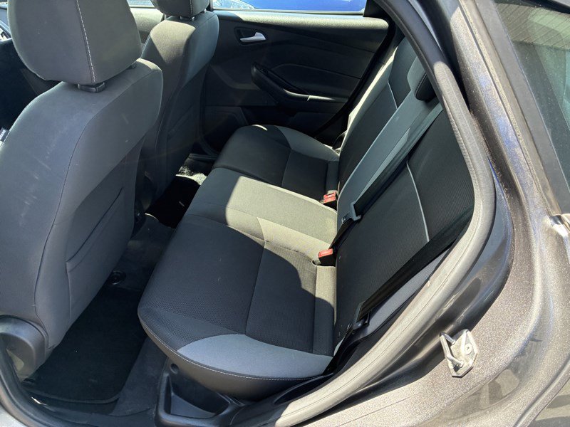 Used 2013 Ford Focus SE w/ SE Winter Pkg FWD image 14
