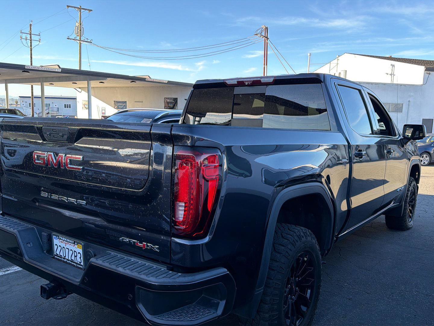 Used 2022 GMC Sierra 1500 AT4X image 9