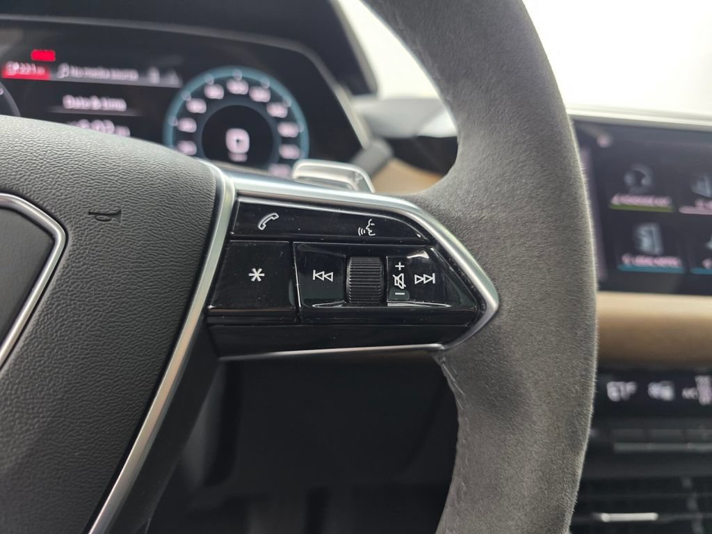 Used 2023 Audi e-tron GT Premium Plus AWD/4WD image 21