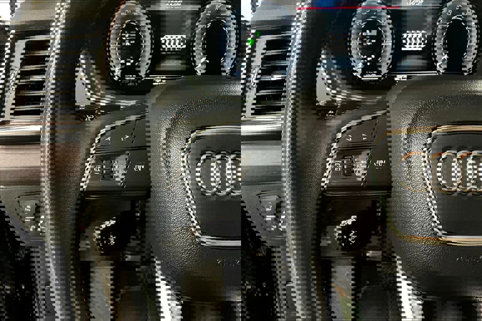 Used 2022 Audi Q5 e Premium w/ Convenience Package image 20