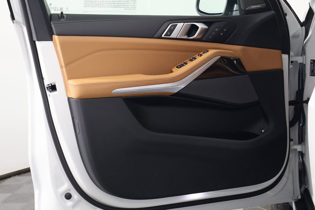 New 2026 BMW X5 xDrive50e w/ Executive Package image 7