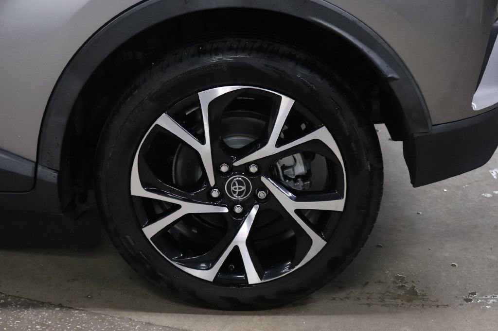 Used 2019 Toyota C-HR XLE image 28