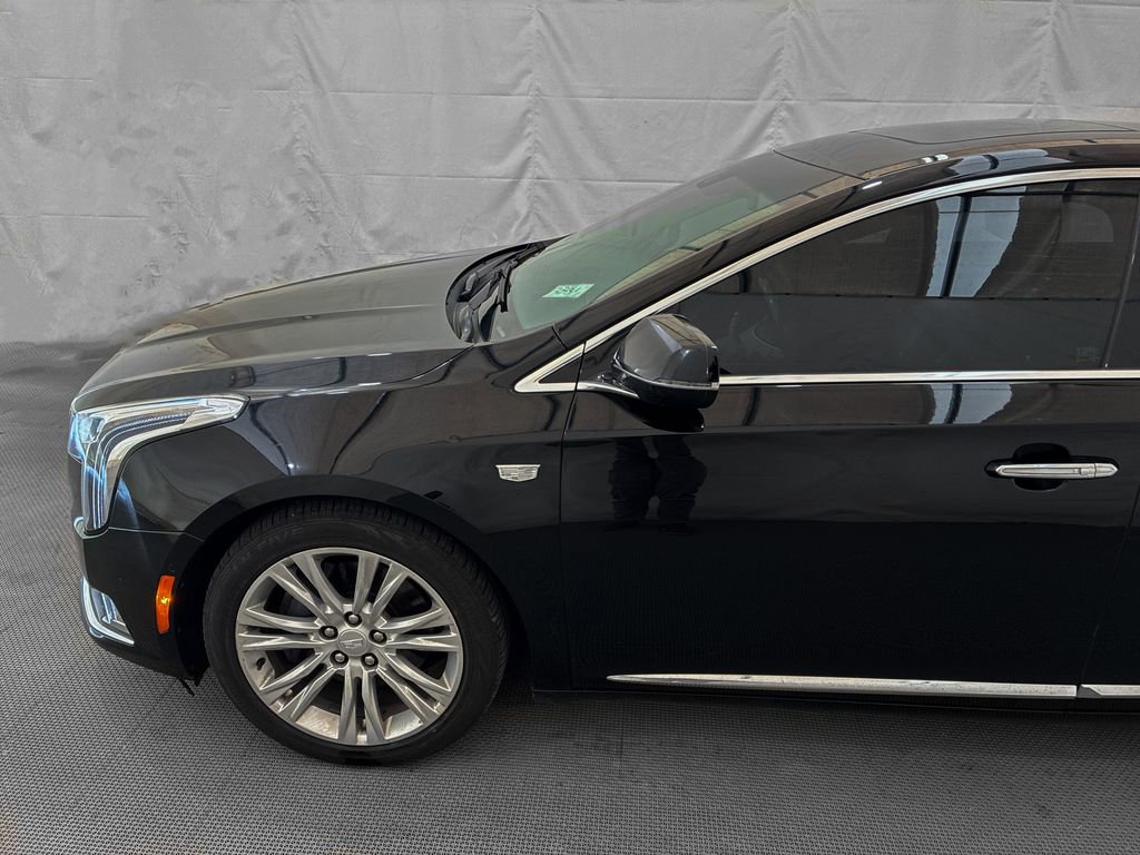 Used 2018 Cadillac XTS Luxury w/ Driver Awareness Package FWD image 3