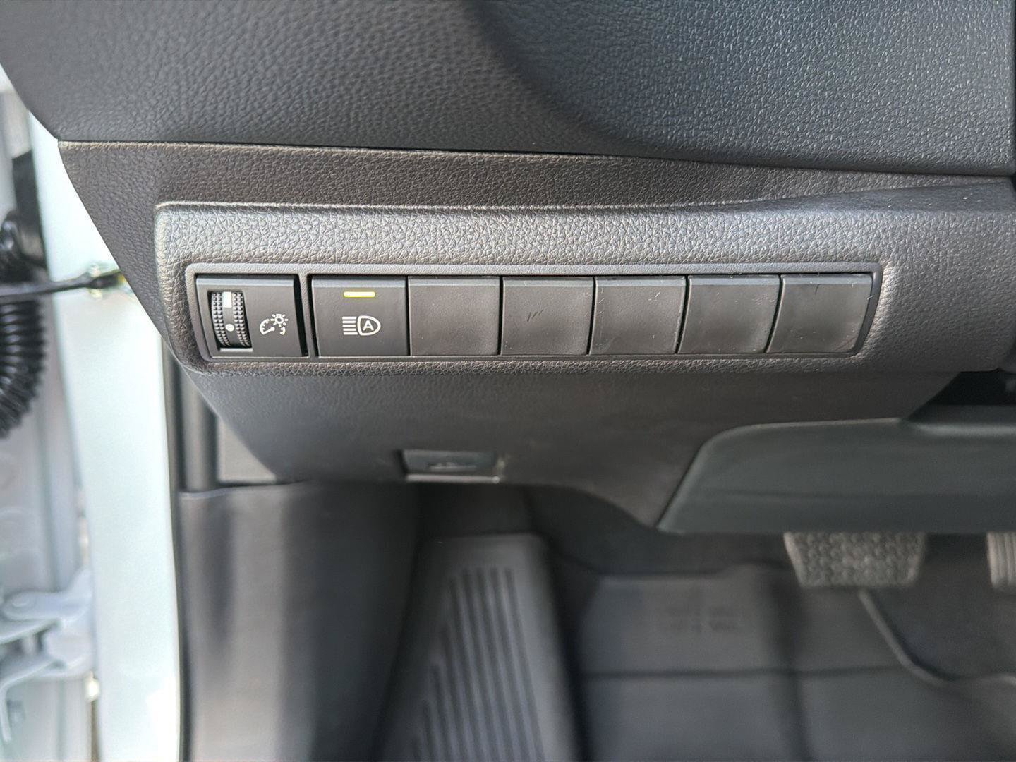 New 2027 Toyota Corolla SE FWD image 19