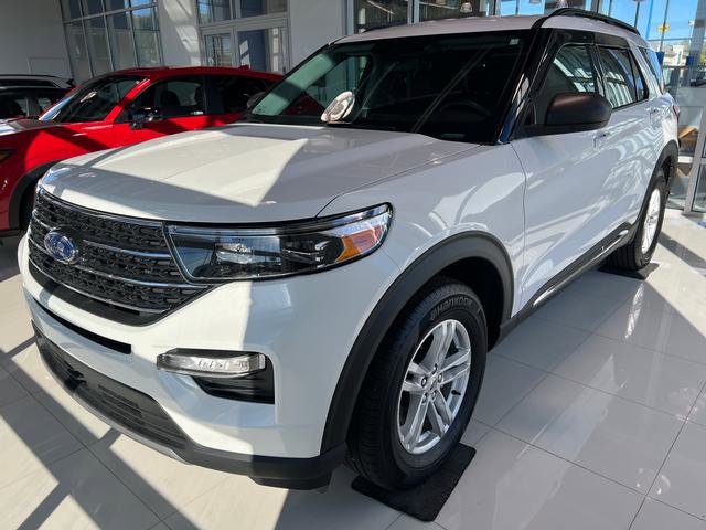 Used 2022 Ford Explorer XLT w/ Equipment Group 202A image 2