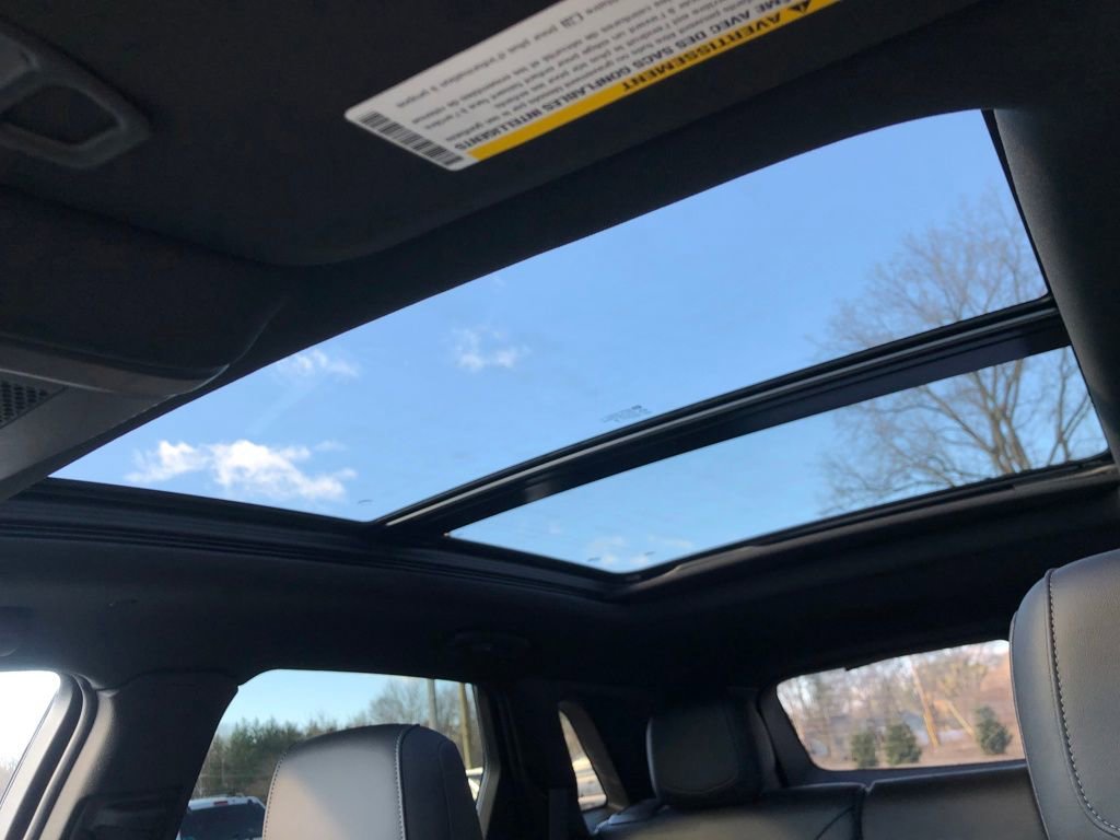 Used 2025 Cadillac XT5 Premium Luxury w/ LPO, Floor Liner Package image 34