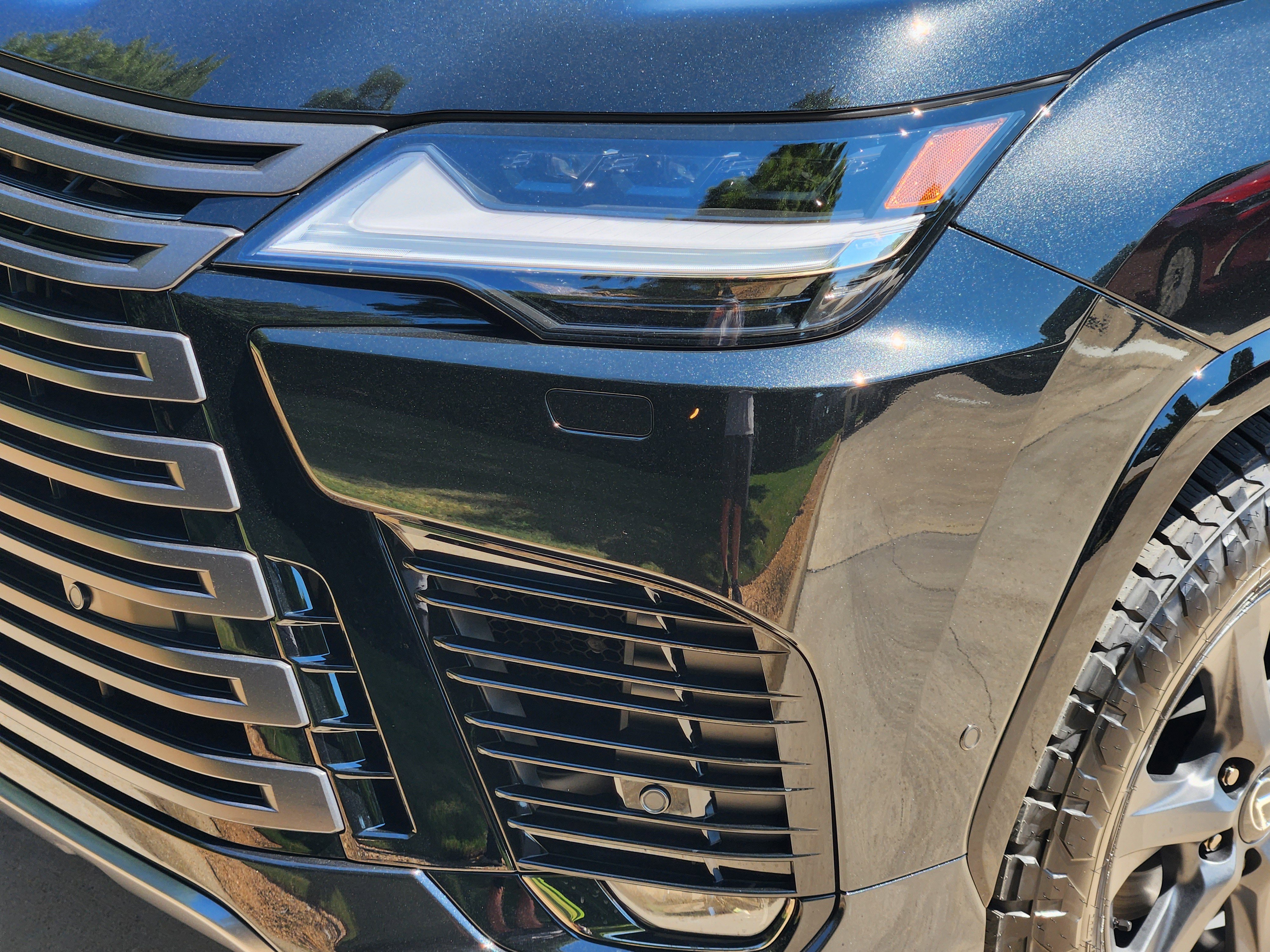 New 2025 Lexus LX 700h Overtrail image 5