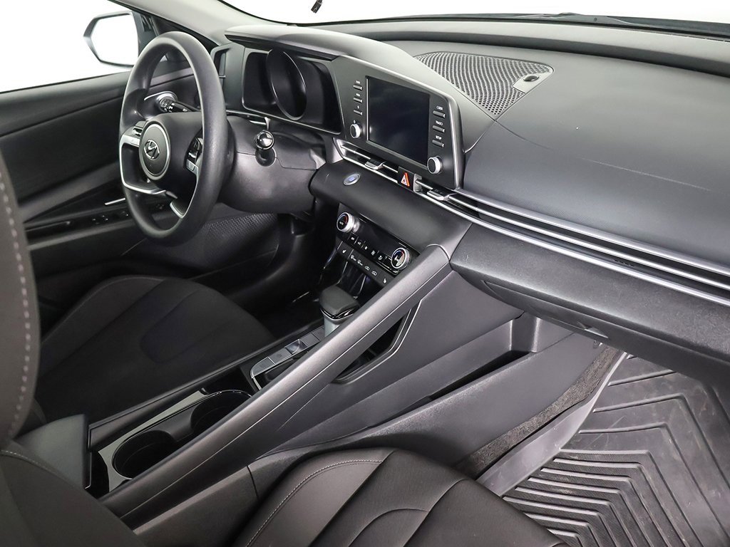 Used 2023 Hyundai Elantra Blue w/ Winter Weather Package image 27