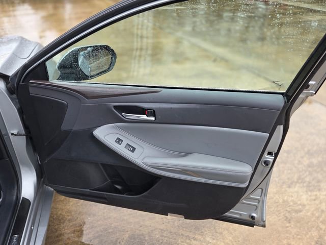 Used 2021 Toyota Avalon XLE image 15