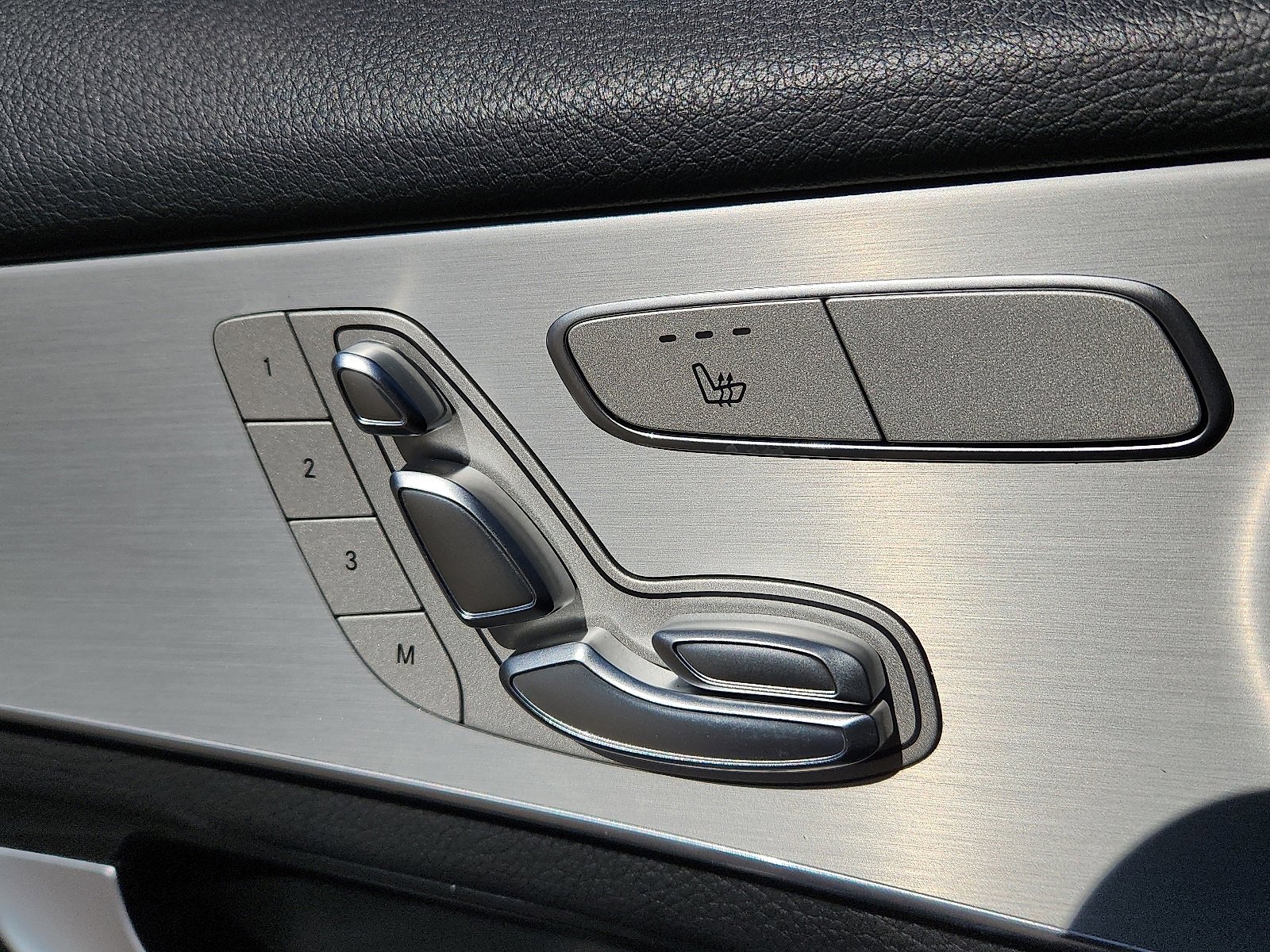 Used 2022 Mercedes-Benz GLC 300 4MATIC image 13