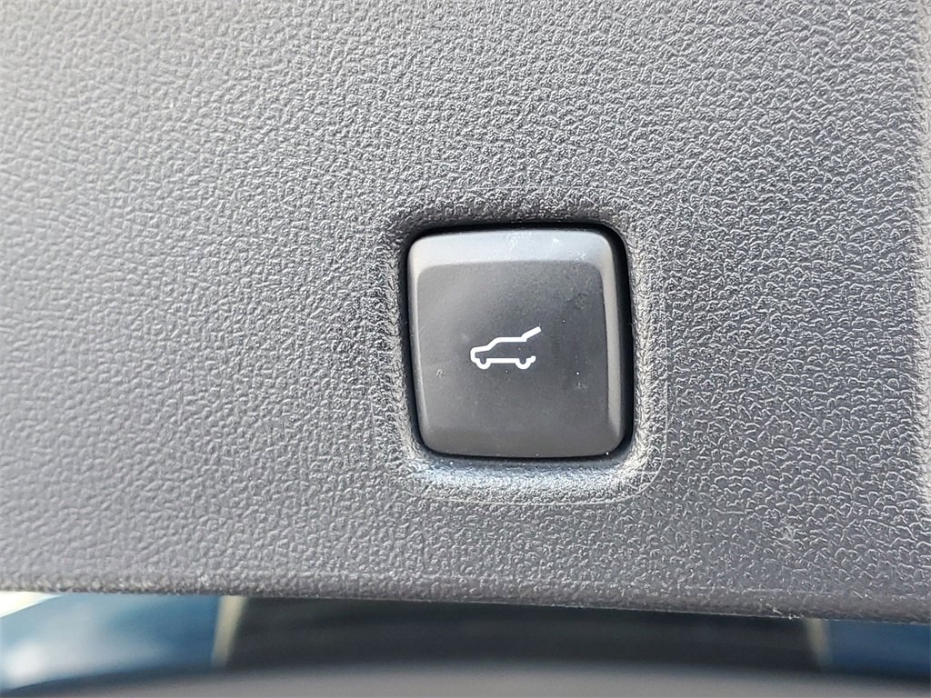 Used 2020 Ford Escape SE Sport image 10