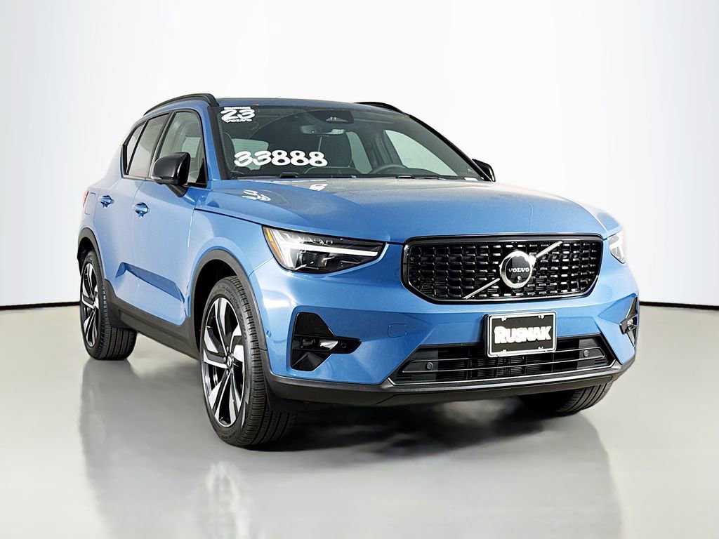 Used 2023 Volvo XC40 B5 Ultimate w/ Protection Package Premier