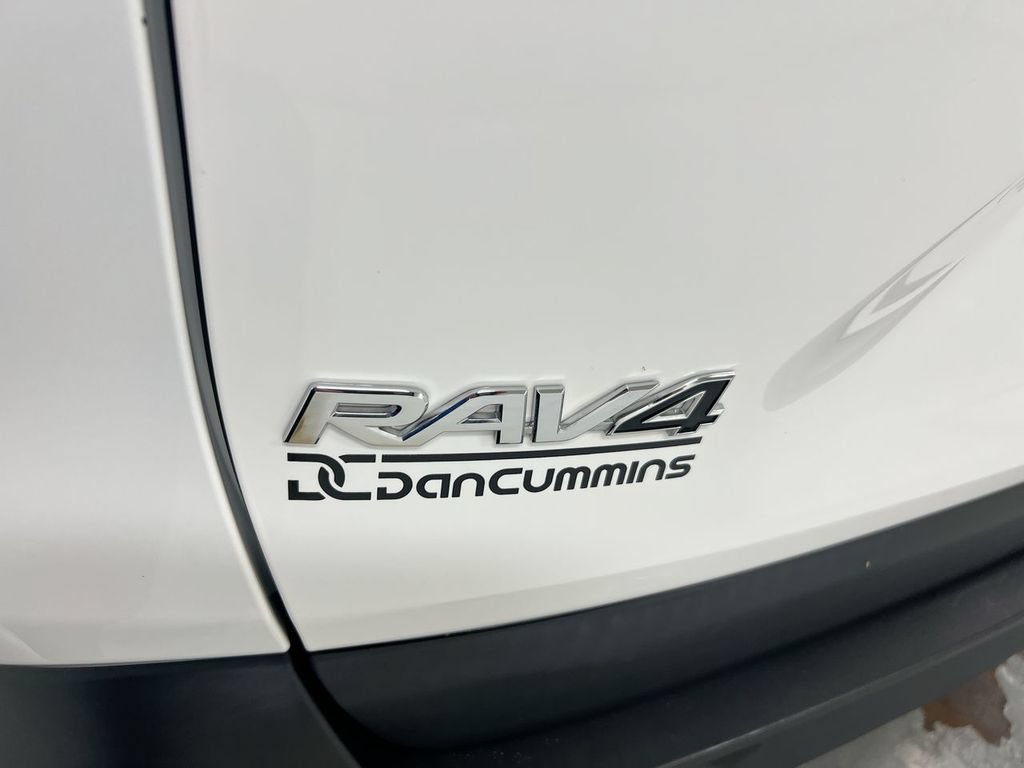 Used 2022 Toyota RAV4 XLE w/ Convenience Package AWD/4WD image 25