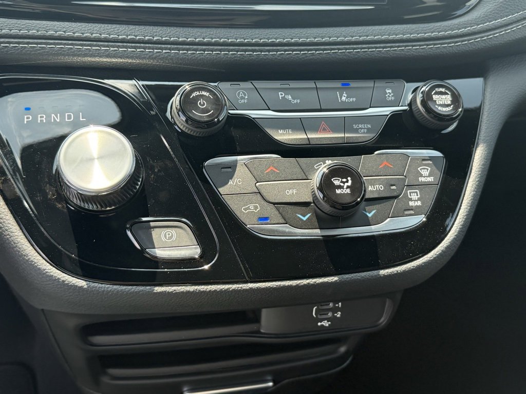 New 2026 Chrysler Pacifica Select image 26