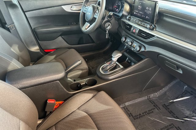 Used 2024 Kia Forte LXS w/ LXS Technology Package FWD image 14