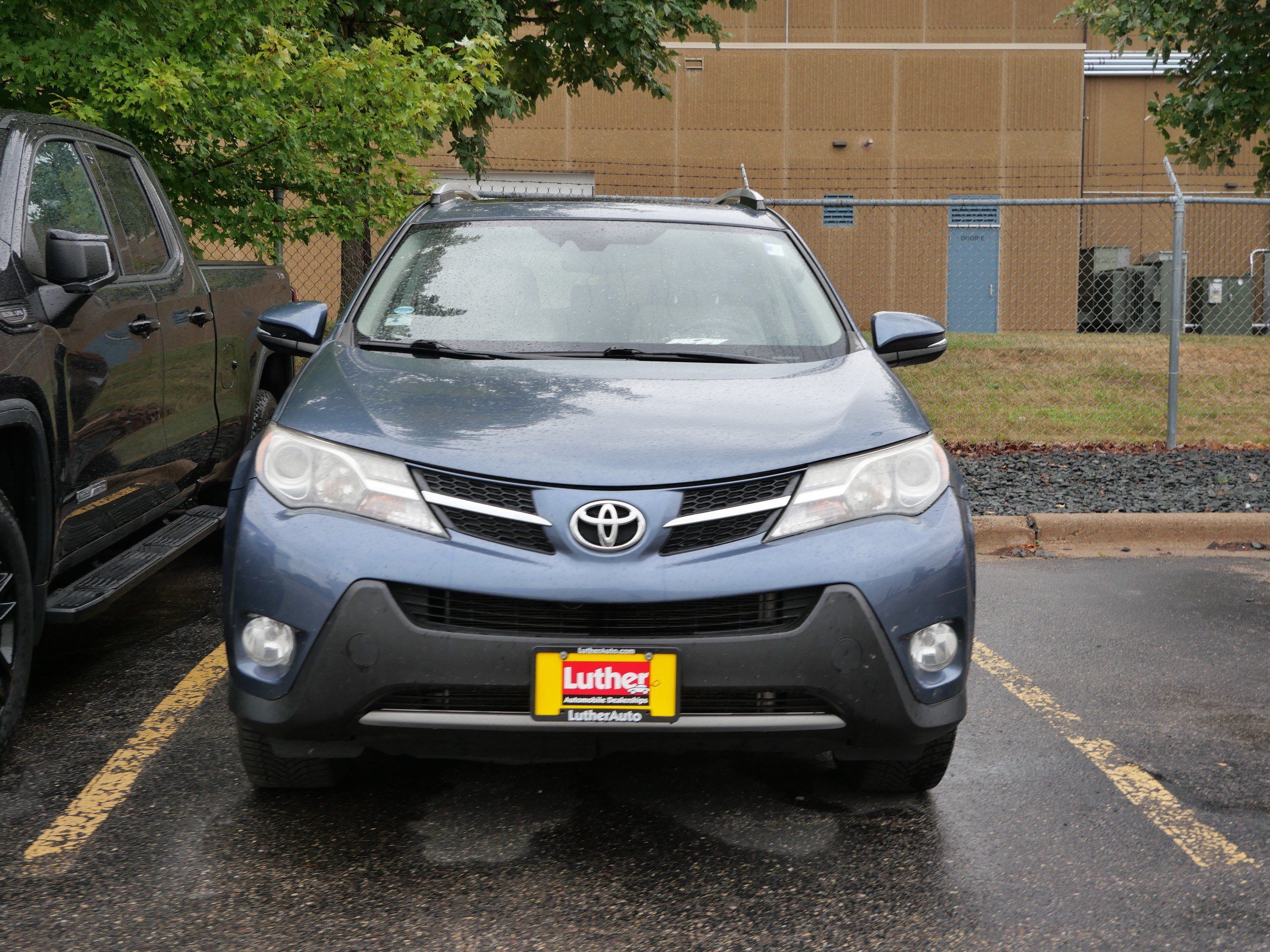 Used 2014 Toyota RAV4 Limited w/ Technology Package AWD/4WD image 2