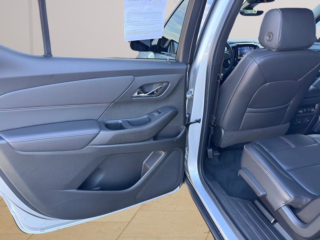 Used 2022 Chevrolet Traverse RS image 20