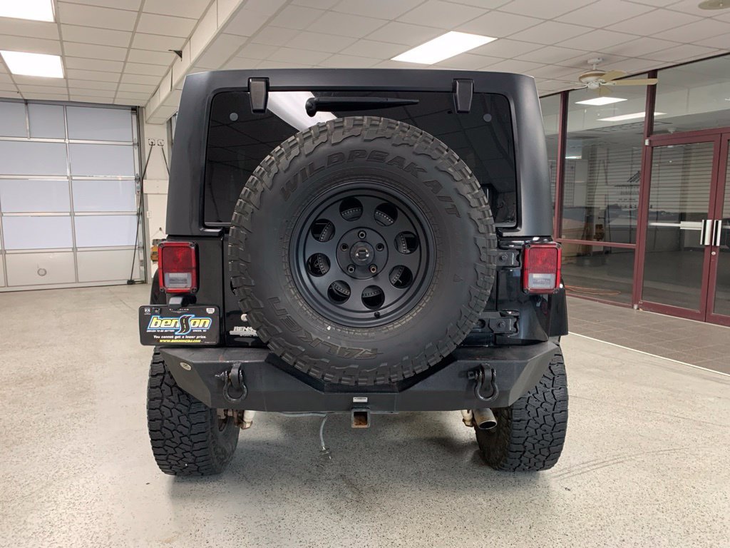 Used 2013 Jeep Wrangler Unlimited Sahara w/ Dual Top Group AWD/4WD image 5