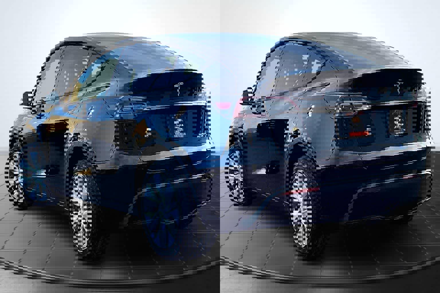 Used 2023 Tesla Model Y Long Range image 4