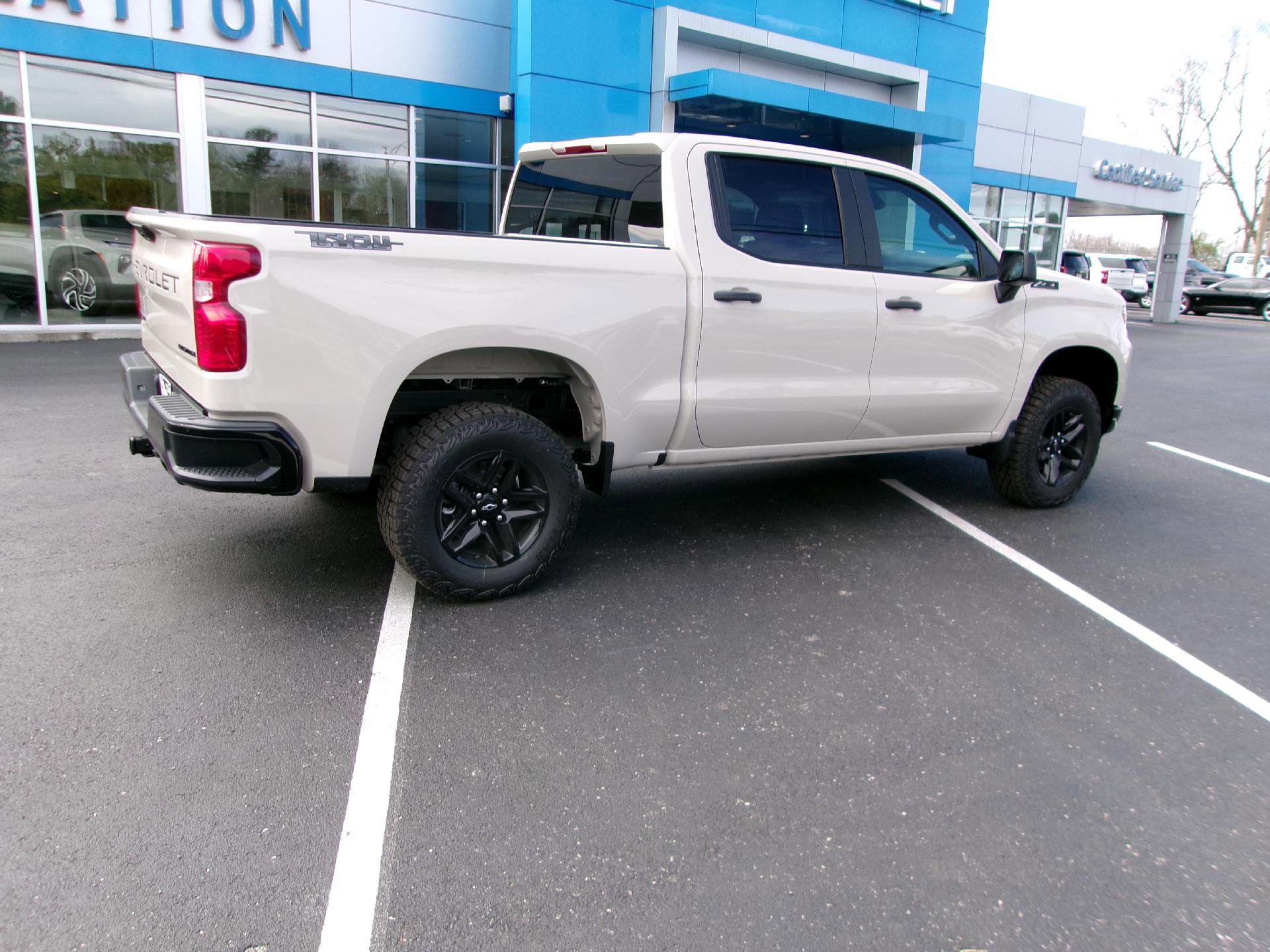 New 2026 Chevrolet Silverado 1500 Custom Trail Boss w/ Dark Appearance Package image 3