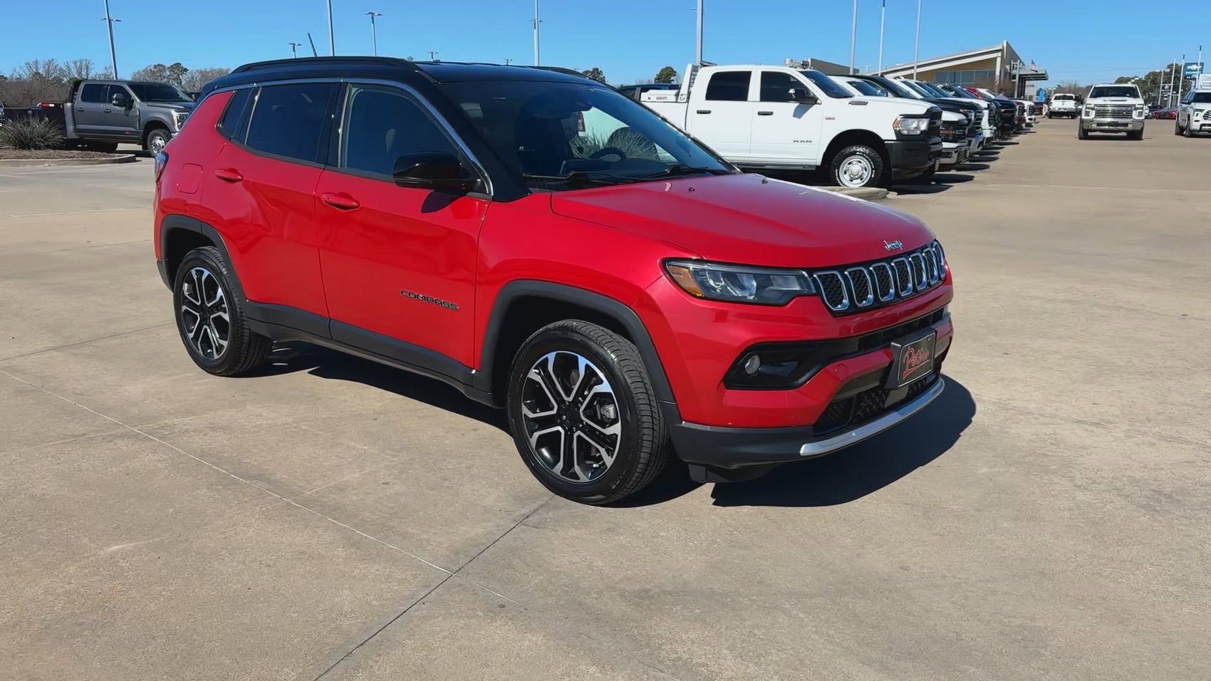 Used 2023 Jeep Compass Limited image 3