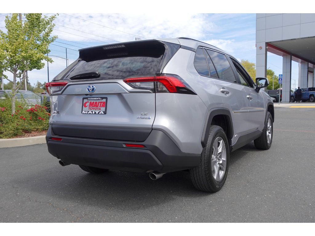 Certified 2023 Toyota RAV4 LE AWD/4WD image 3