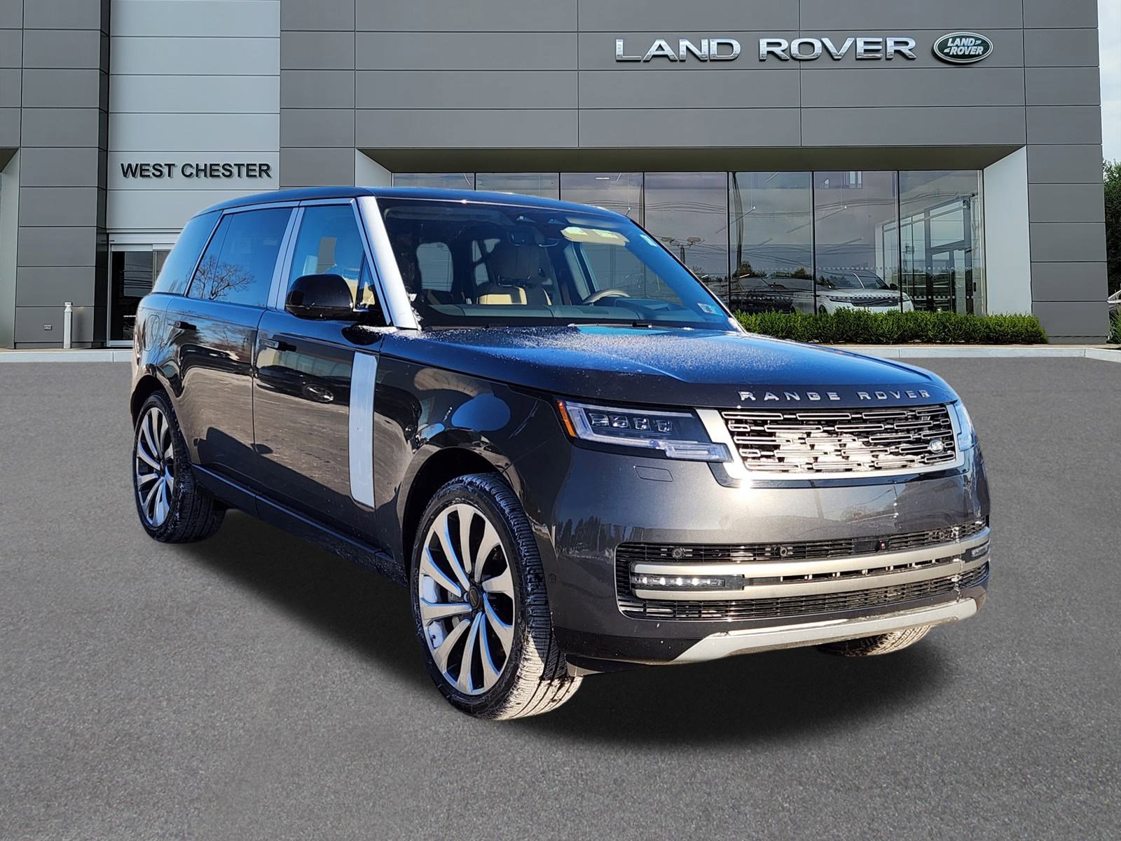 New 2026 Land Rover Range Rover Long Wheelbase SE image 2