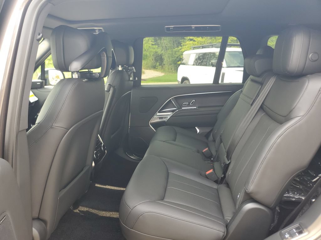 New 2026 Land Rover Range Rover Long Wheelbase SE AWD/4WD image 24