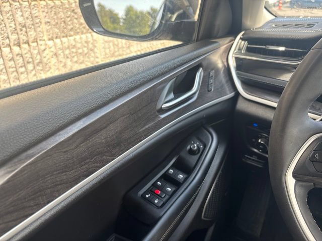 Used 2023 Jeep Grand Cherokee 4WD 4xe image 19