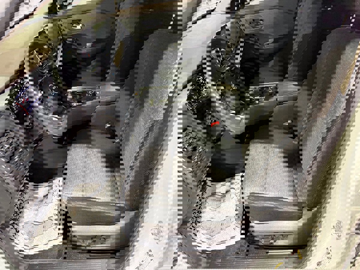 Used 2023 Nissan Rogue SV image 33